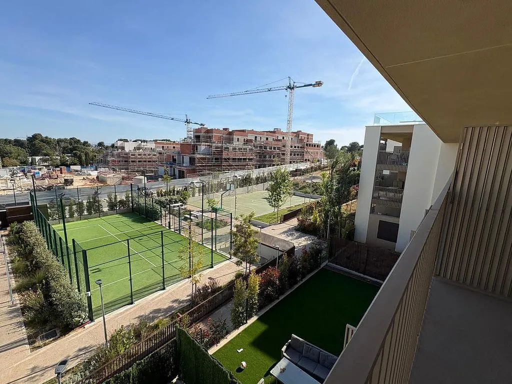 Rõdu - New Flat with Pool in Campolivar
