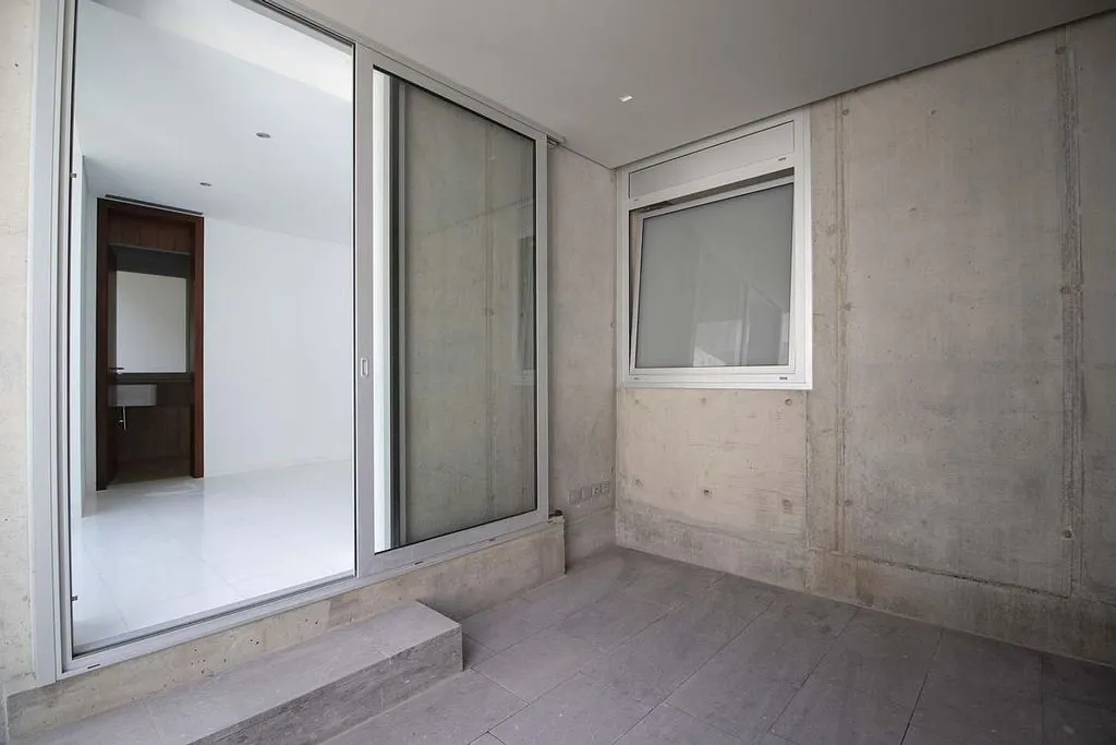 Entrée - Contemporary Townhouse with Pool in Ifara