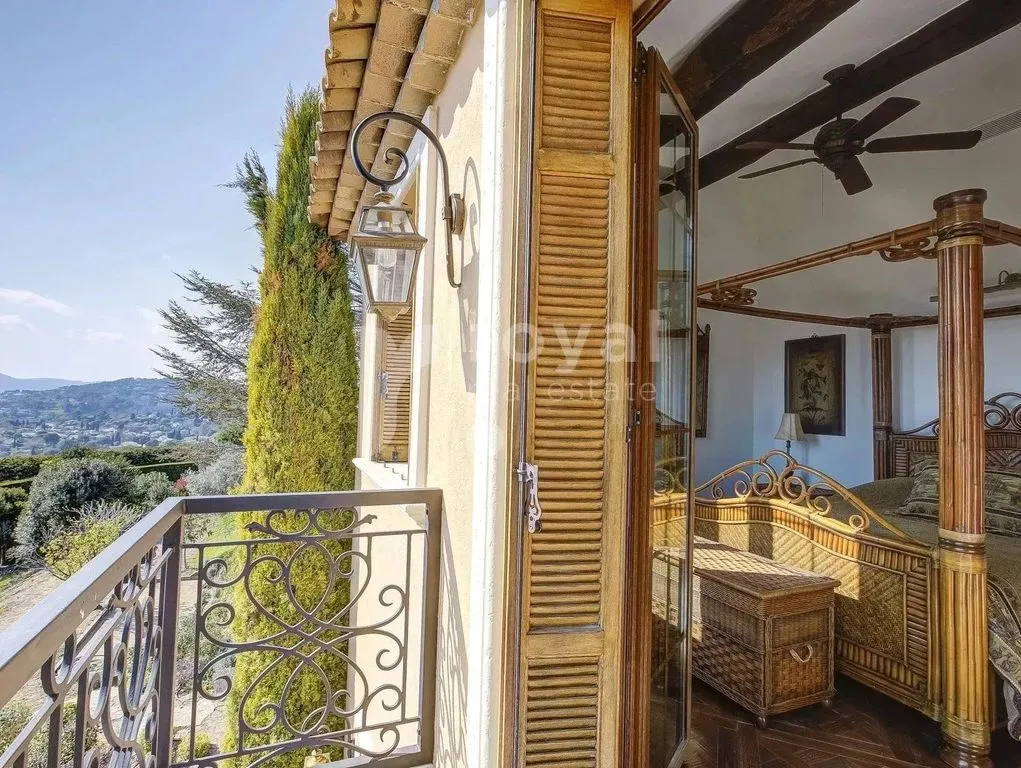 Balcon - Villa Luxueuse avec Piscine à Mougins