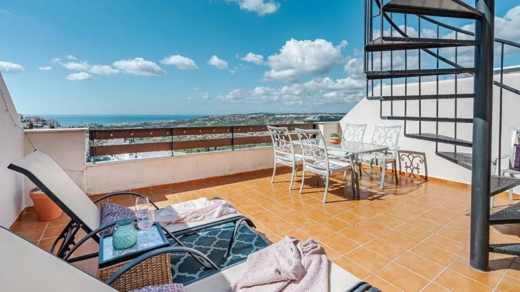 Terrazza - Penthouse with Panoramic Views in Casares Playa