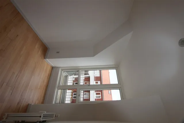Rooms - Bright Apartment with Balcony in Willemoesgade