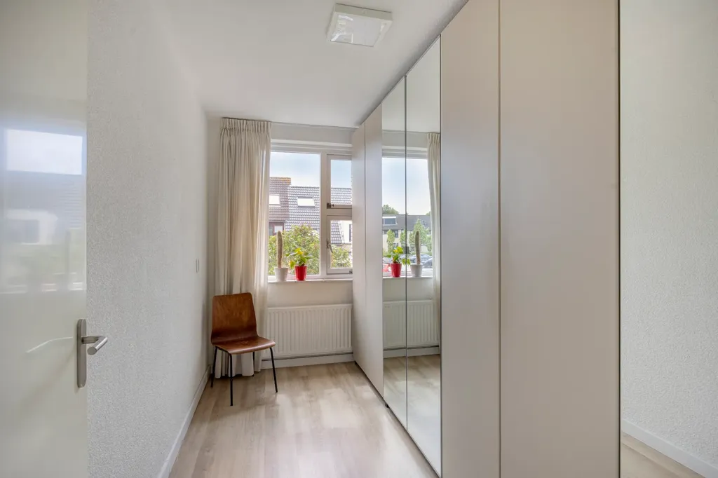 Toad - Spacious End-Terrace House with Garden in Capelle