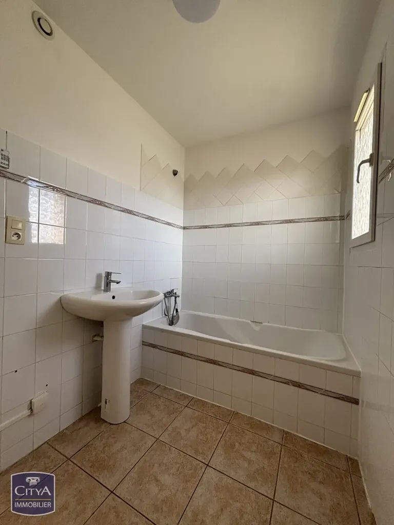 Vannitoad - Bright 2-Bed Flat with Terrace in Frontignan