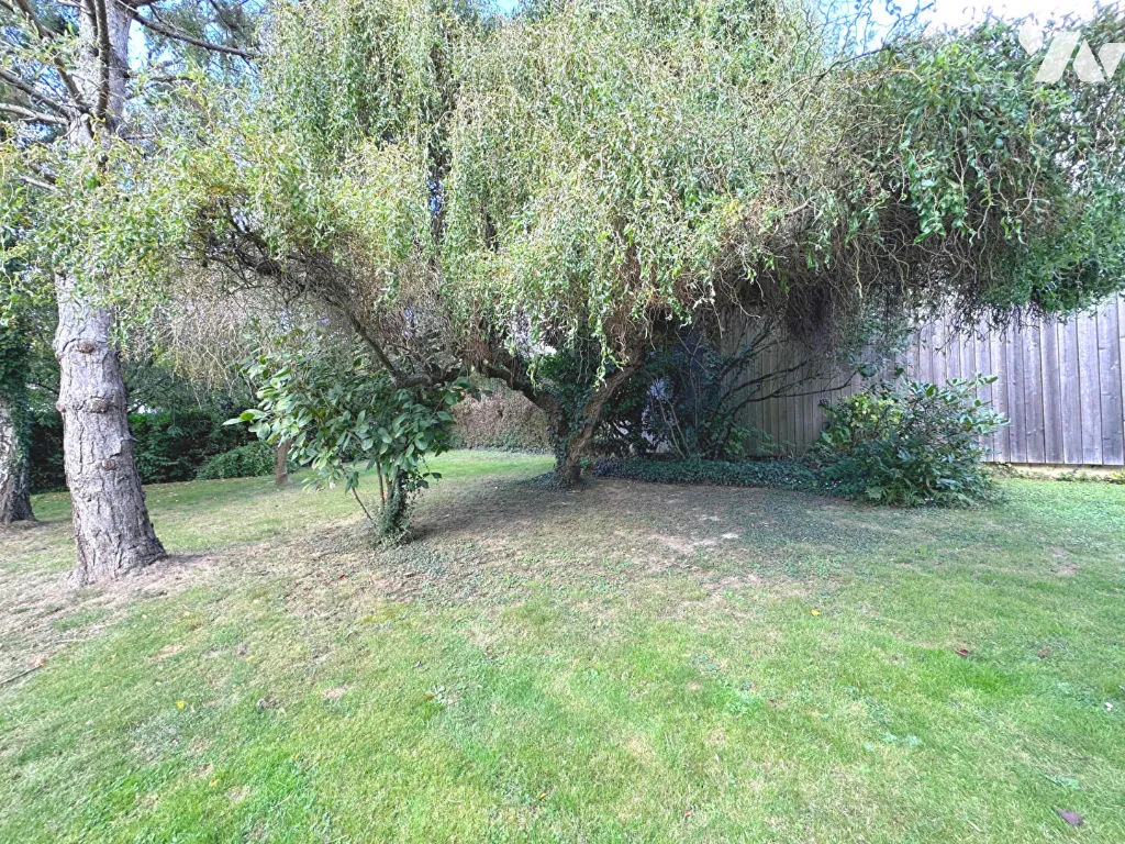 Aed - Buildable Plot with West Exposure in Rennes