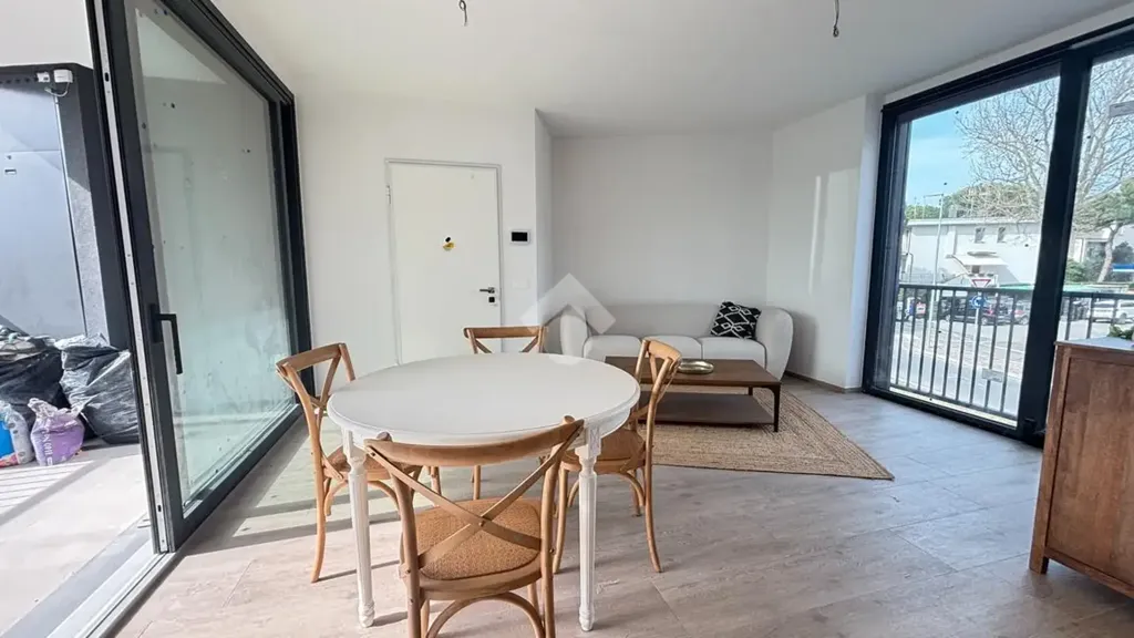 Salle à manger - Newly Built Apartment with Terrace in Cervia