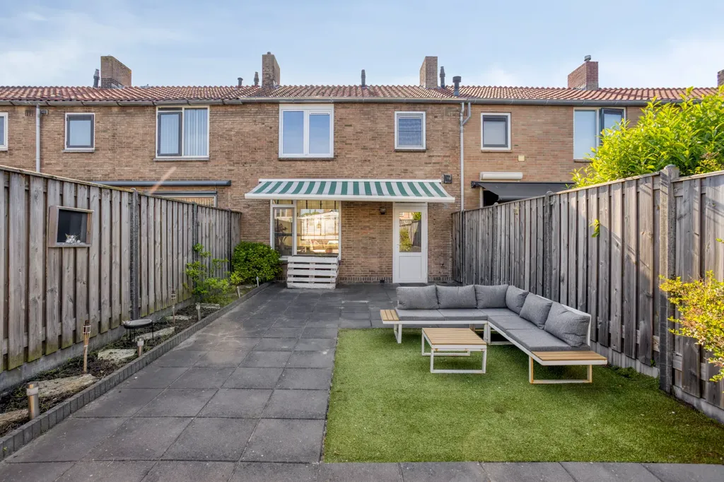 Garden - Modernised House with Garden in Pernis, Rotterdam