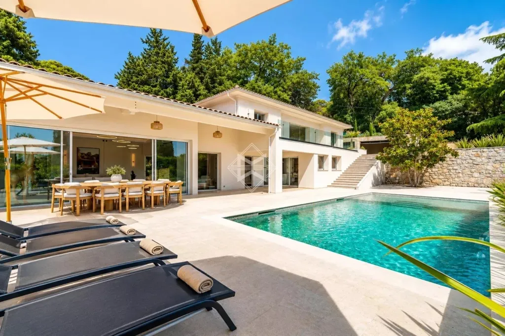 Piscine - Villa Rénovée avec Piscine à Mougins