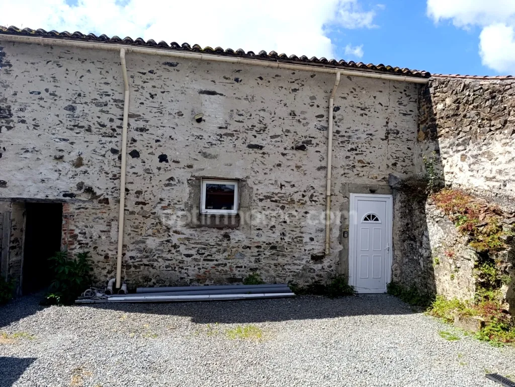 Aed - Atypical House with Studio in Village Centre
