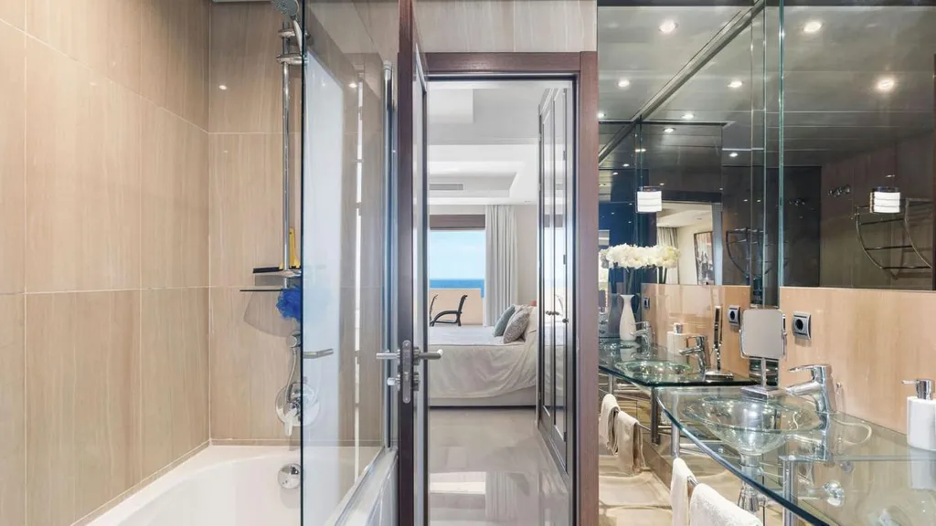 Salles de bain - Duplex Penthouse with 360 Views in Estepona