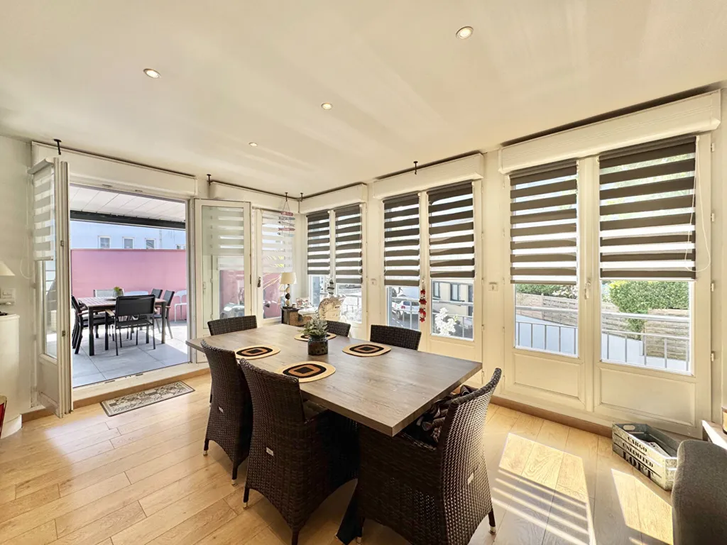 Sala da pranzo - House with Indoor Pool in Lorient Centre