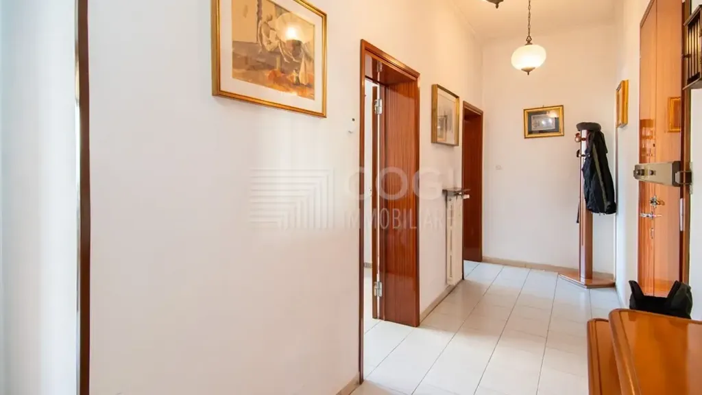 Entrée - Apartment with Balcony near Imola Centre