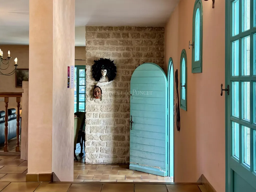 Esik - Villa with Pool in Provençal Gard
