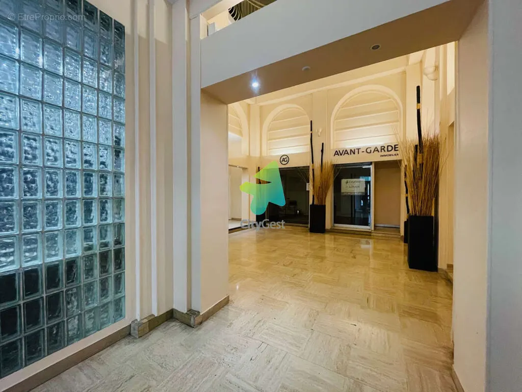 Esik - Commercial Space in Perpignan City Centre