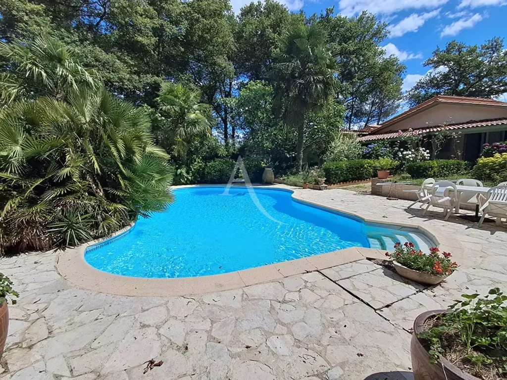 Piscina - Charming House with Pool in Landes Countryside