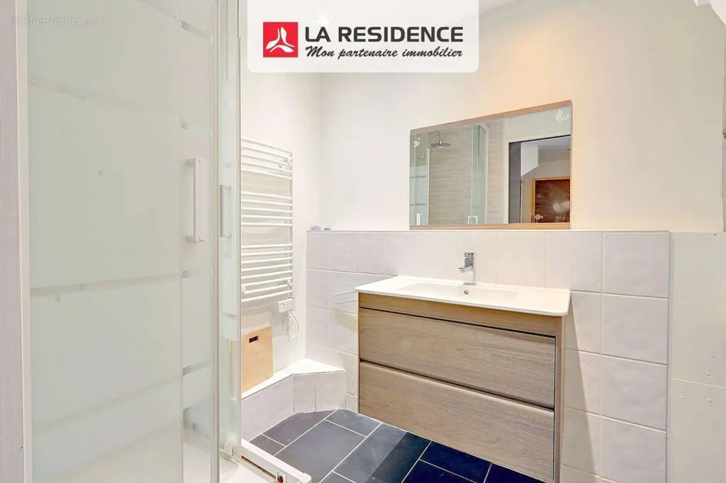 Vannitoad - Duplex with Balcony in Taverny Centre