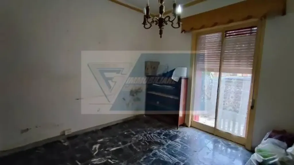 Pièces - Semi-Detached House for Renovation in Siracusa