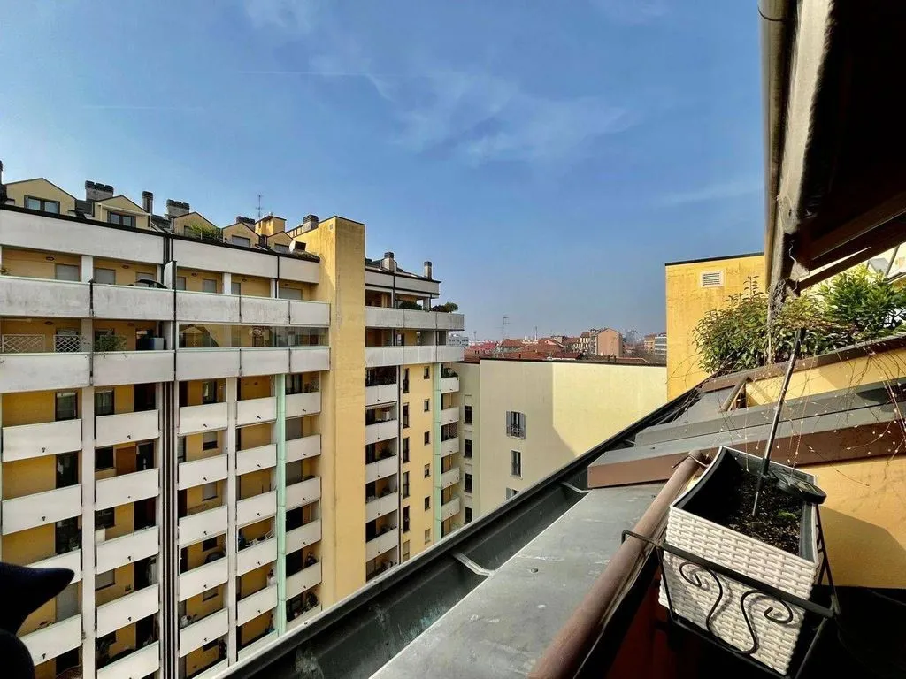 Rõdu - Panoramic Penthouse with Terrace in Milan