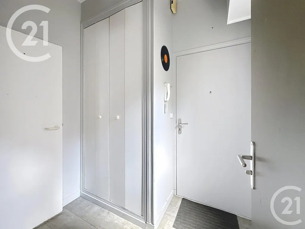 Esik - Studio with Courtyard View in Rouen