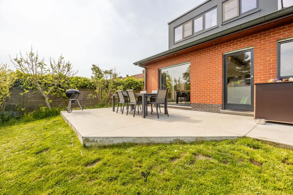 Terrasse - Maison Énergétique avec Pergola à Zwevegem