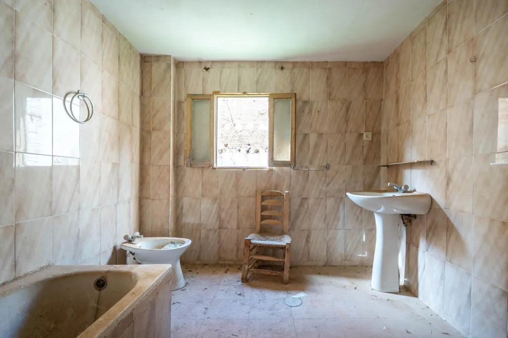 Salles de bain - Two-Storey House with Terrace in Albuñuelas