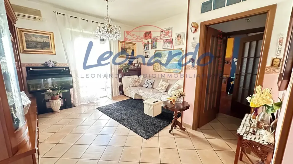 Elutuba - Bright Apartment with Garage in Piacenza