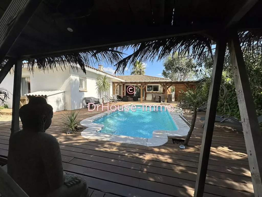 Piscine - Villa Lumineuse avec Piscine à Agde