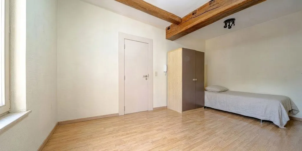 Chambres - Studio avec Vue sur Rue du Château à Tournai