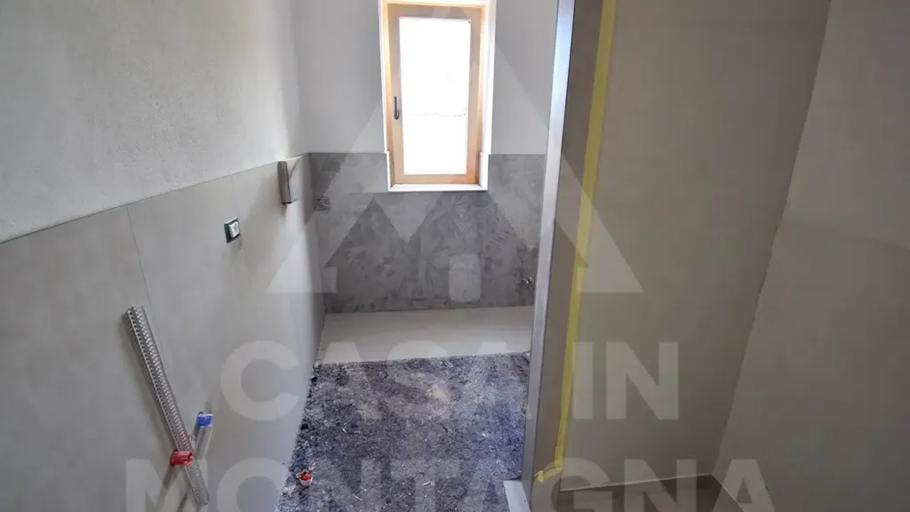 Entrée - Rearranged Apartment with Balcony in Varena