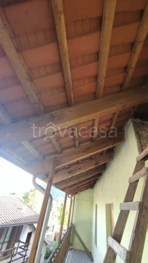 Terrass - Rustic Cottage for Renovation in Caprie