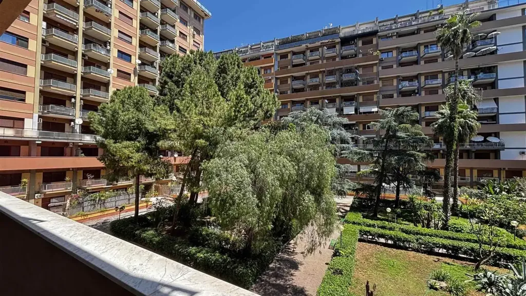 Balcon - Spacious Apartment with Balcony in Palermo