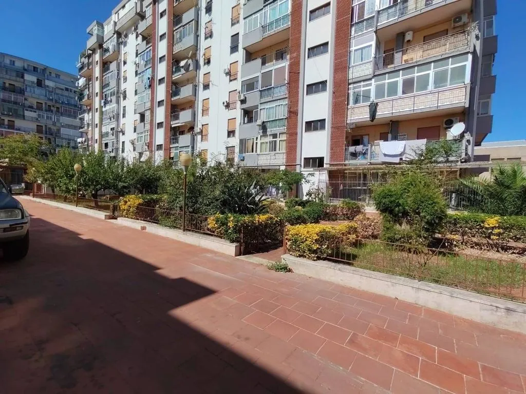 Balcon - Luxury Villa with Private Garden in Palermo