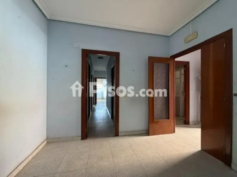 Esik - Flat with Office Conversion in Valdepasillas