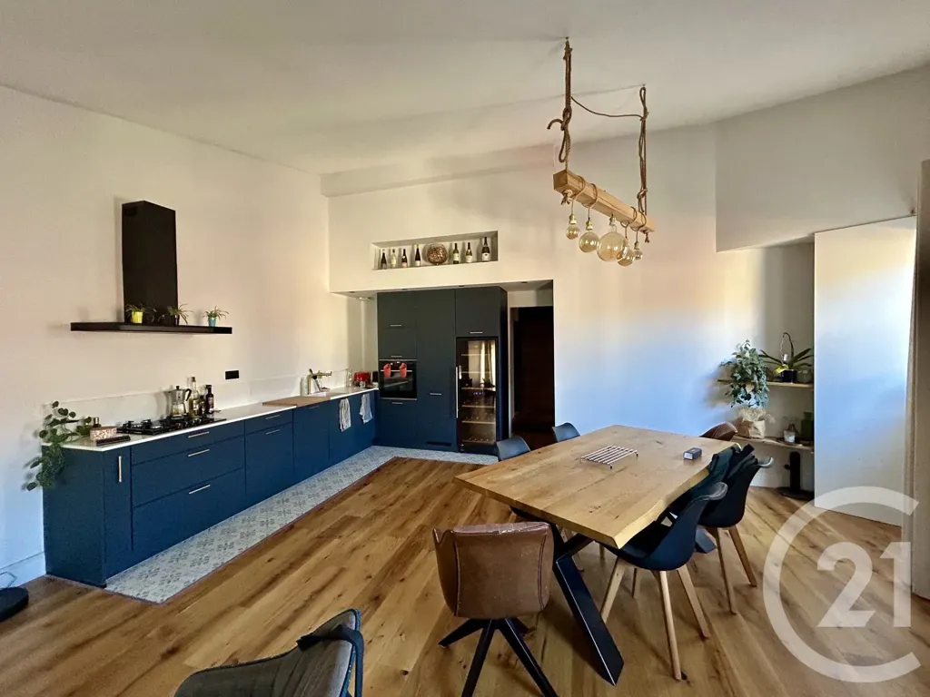 Salle à manger - Appartement Duplex Rénové au Calme à Millery