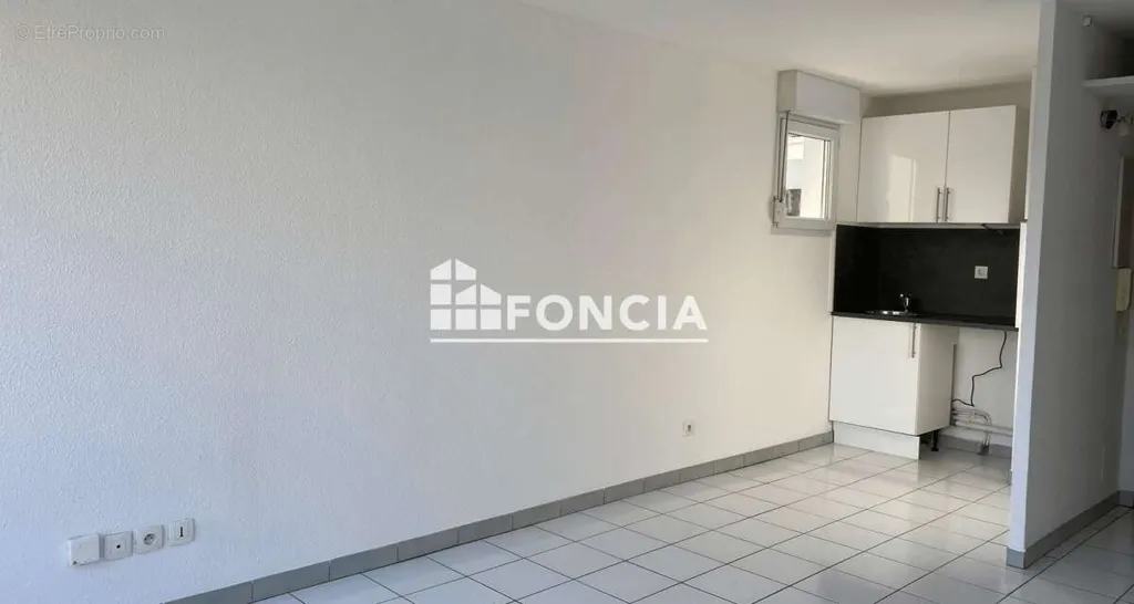 Cuisine - Appartement T2 avec Terrasse dans Résidence Calme