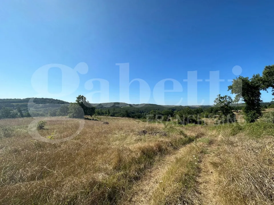 Jardin - Large Land with Potential in Orte