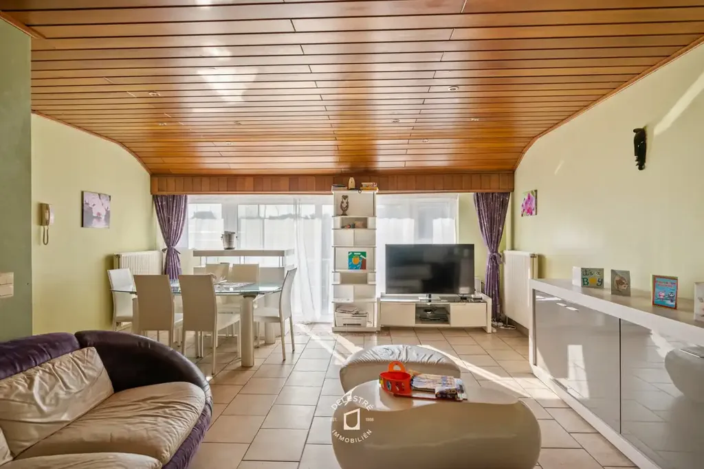 Séjour - Maison Bien Entretenue avec 2 Garages à Ninove