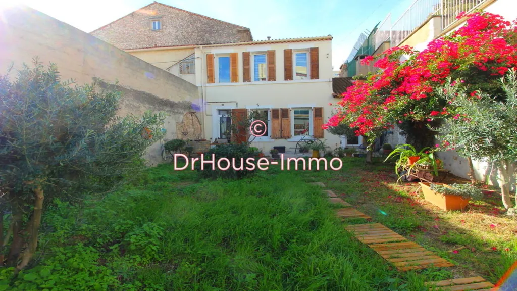 Jardin - Maison Lumineuse avec Jardin à Marseille-3e