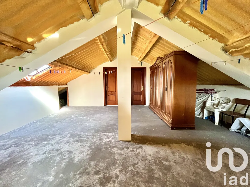Toad - Spacious House with Extensive Garden in Coirós