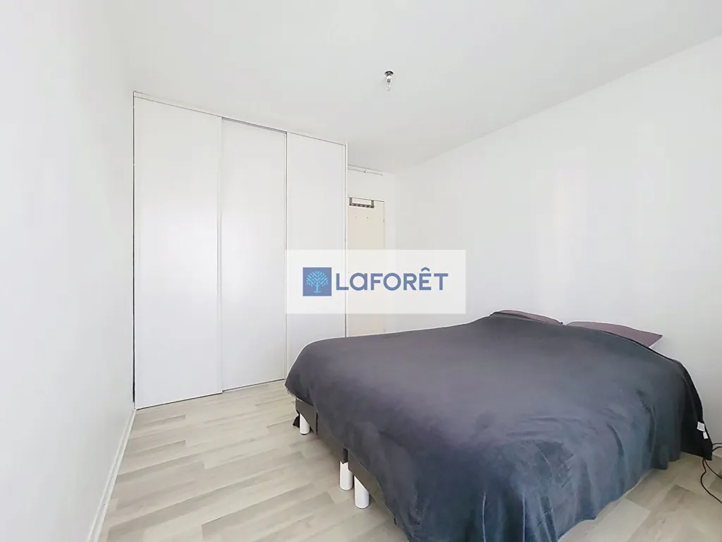 Magamistoad - 3-Bedroom Apartment with Balcony in Brest
