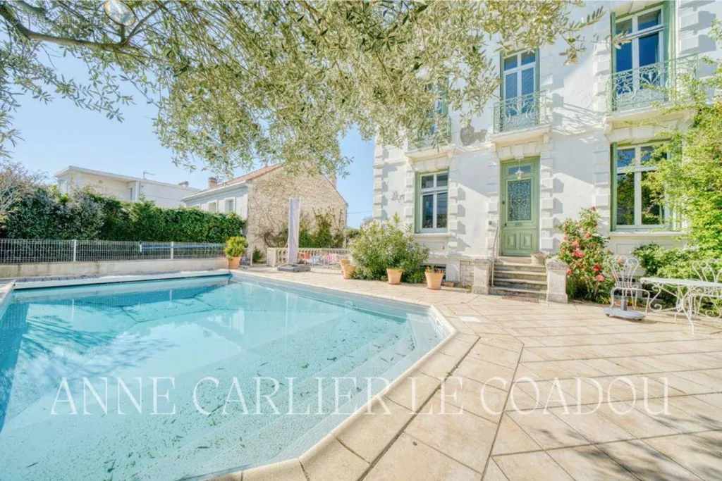 Piscine - Maison Ancienne avec Piscine à Royan