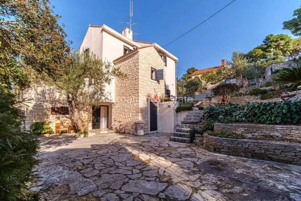 Garden - Family House with Pool near Postira