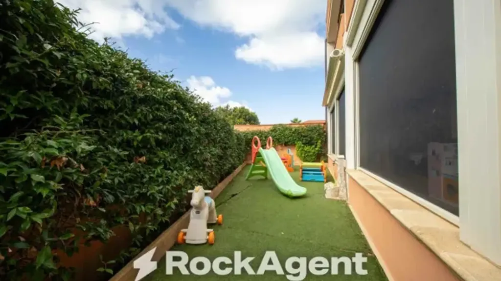 Aed - Modern Apartment with Private Courtyard in Sennori