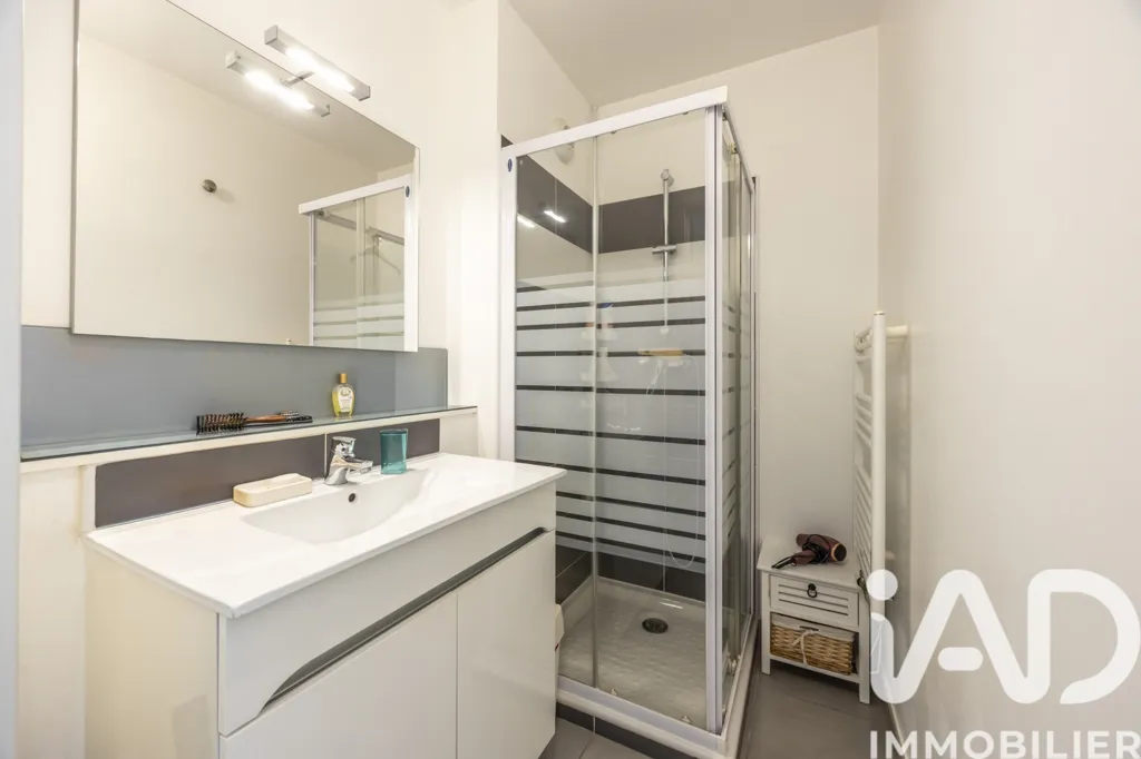 Salles de bain - Appartement avec Balcon et Vue Verdoyante à Bayonne
