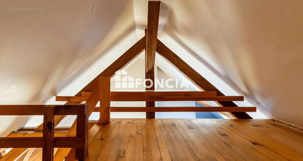 Pièces - Studio Traversant avec Mezzanine à Strasbourg