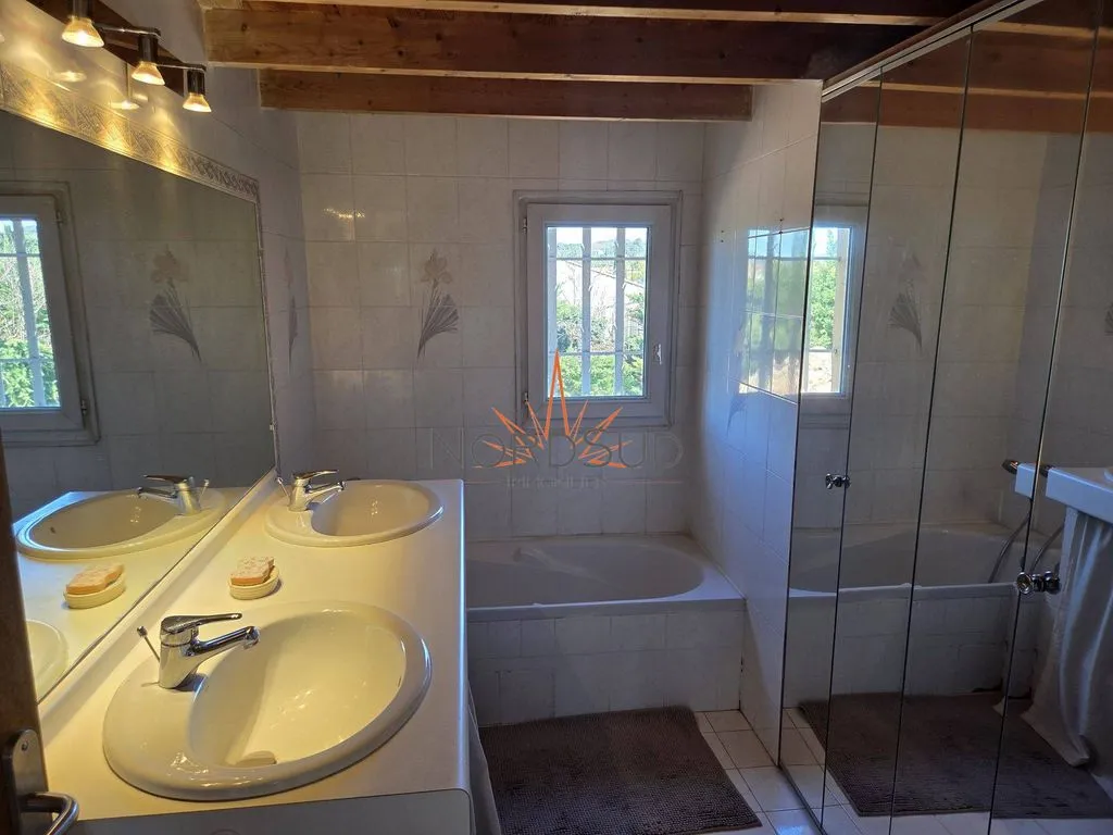 Salles de bain - Bastide Provençale avec Piscine à Aix-en-Provence