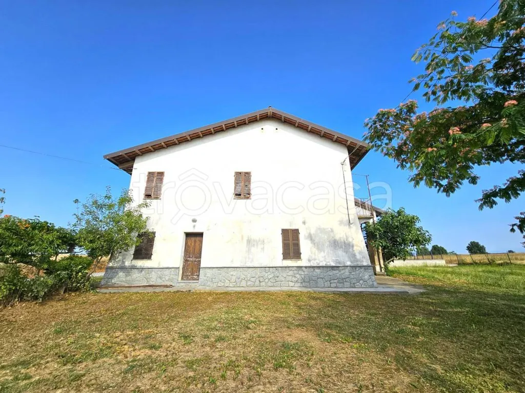 Exterior - Rustic Farmhouse with Panoramic View in Bene Vagienna