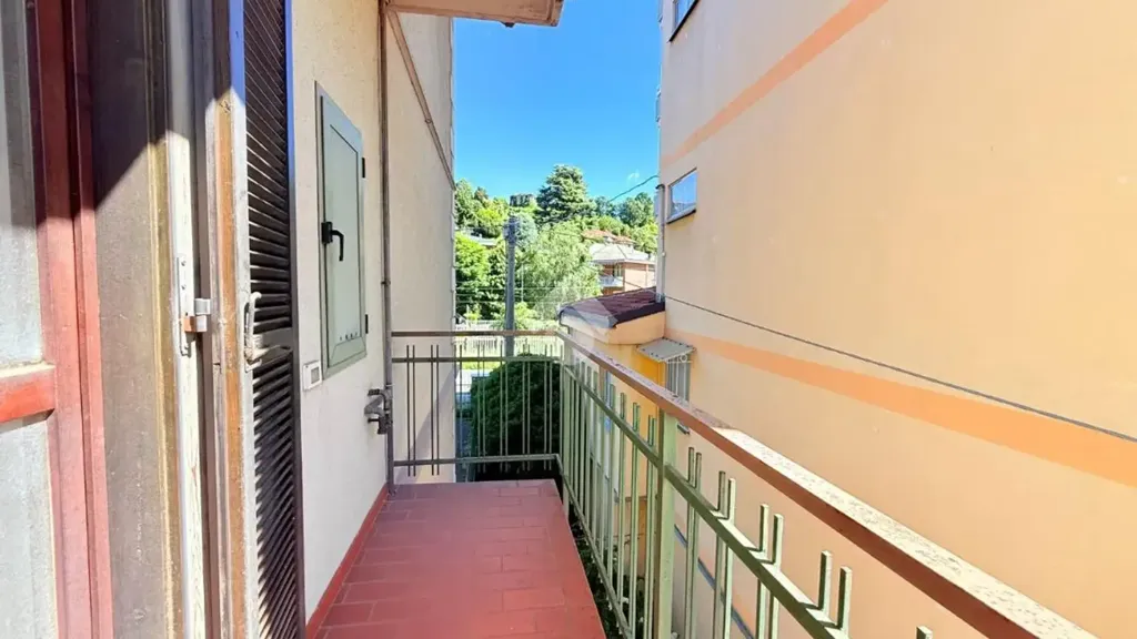 Balcon - Apartment with Three Balconies in Lanzo Torinese