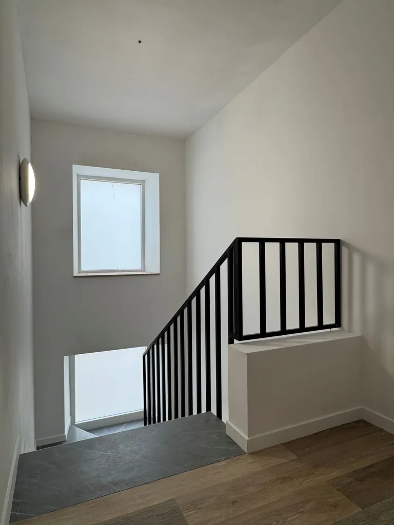 Rooms - Renovated Duplex with Terrace in Lodelinsart