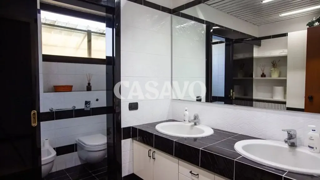 Vannitoad - Dual-Use Apartment with Panoramic Terrace in Milan