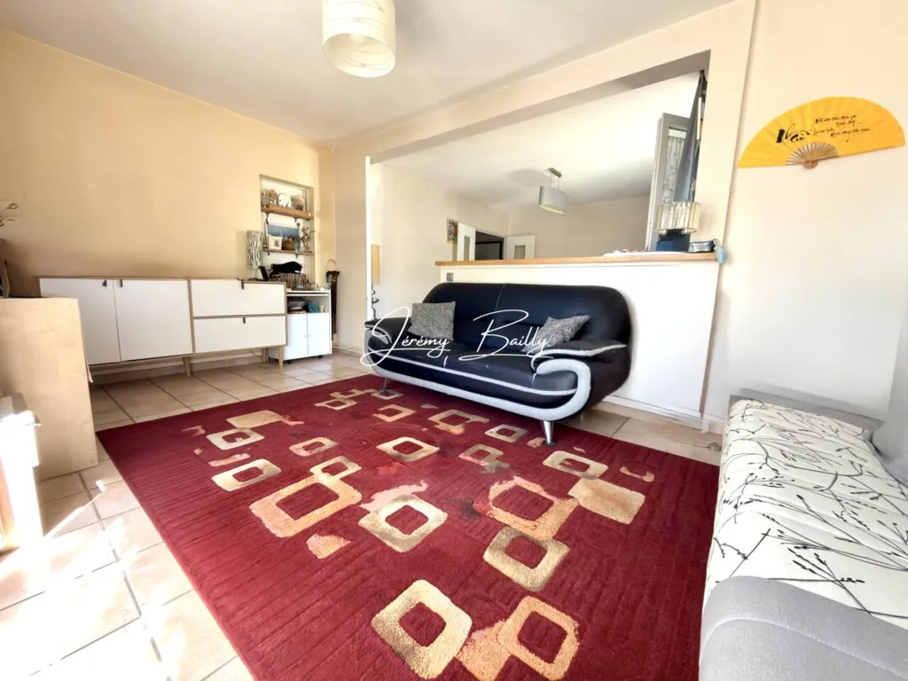 Séjour - Appartement Rénové avec Loggia à Perpignan